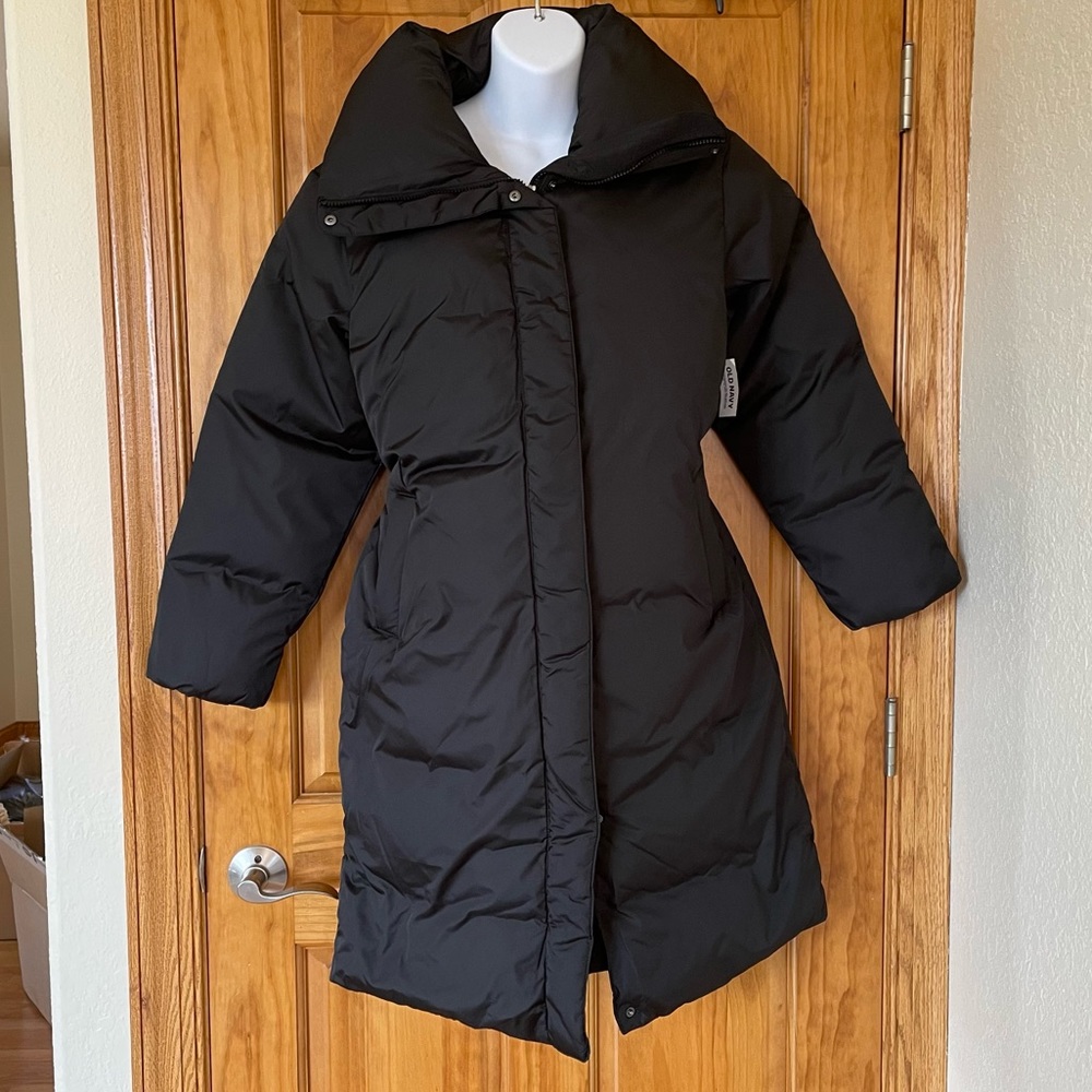 Maternity puffer coat